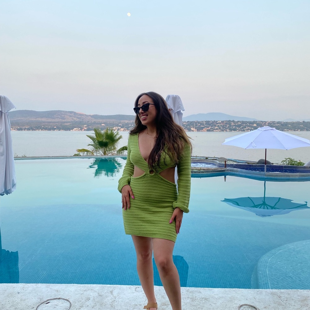 Forever 21 Chartreuse Green Ring-Front Cutout Long Sleeve Dress